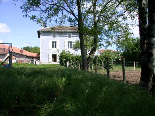 La Maison Bleue - Pension de famille - Exideuil-sur-Vienne