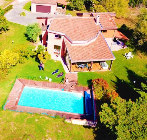 Maison Standing 260M2 Véranda Piscine Jardin 2700M2 Vue campagne gîte à louer Lherm