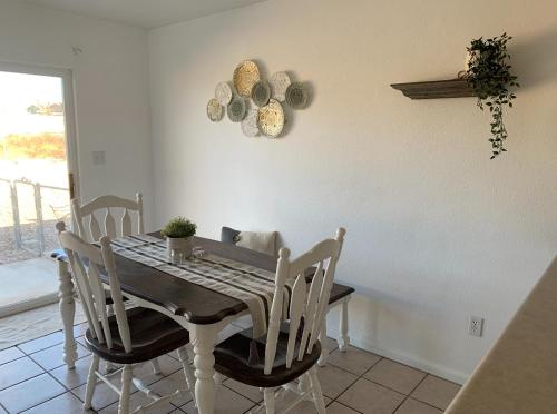 Lovely 2- Bedroom Duplex in Pueblo West thumb 4