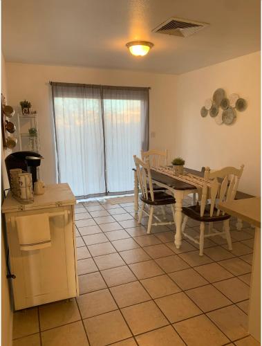 Lovely 2- Bedroom Duplex in Pueblo West detail