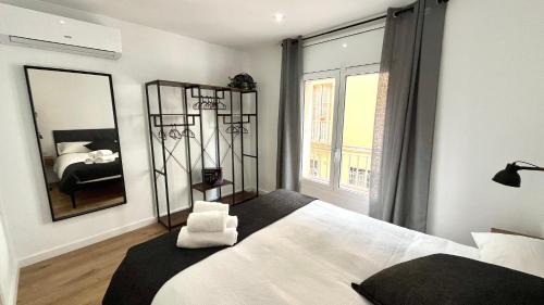 Centro con terraza blco by Prestigi Room Type - Three-Bedroom Apartment