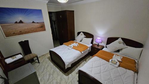 Photo - Pyramids Golden Gate Hotel