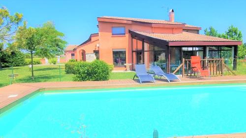 Maison architecte 260M2. Jardin 2700M2. Piscine. SPA. Vue campagne