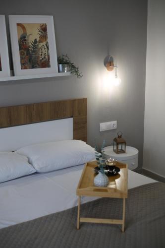 1 queen bed, 2 twin beds