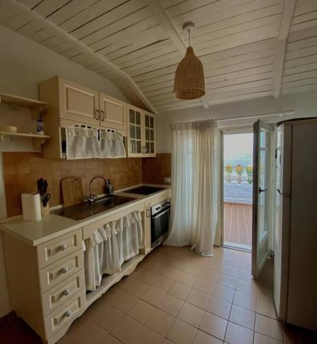 Cozy attic with terrace, Durrës (photo 10)