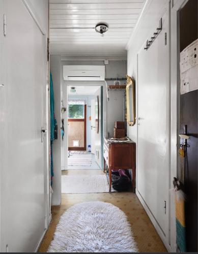 Hotellet från utsidan, Charmigt äldre hus, laddbox 16kw, 5 bil-minuter till bad (Charmigt aldre hus, laddbox 16kw, 5 bil-minuter till bad) in Lommeland