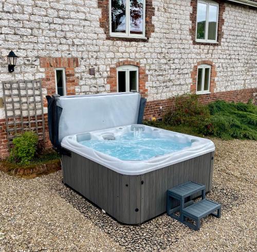 Jakuzi, Country Retreat, hot tub, games room, dog friendly in Ganton