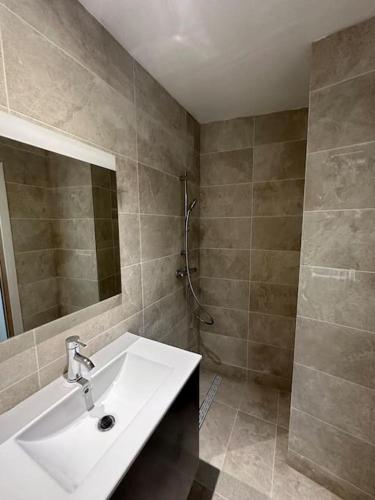Appartement entier full équipé (Appartement entier full equipe) in Шарлеруа