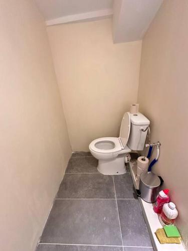 Appartement entier full équipé (Appartement entier full equipe) in Шарлеруа