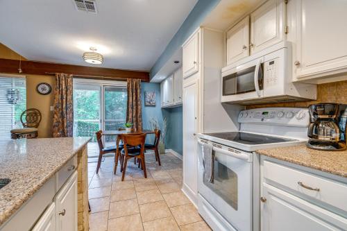Lago Vista Golf Getaway with Decks and Pool Access! in Lago Vista, USA