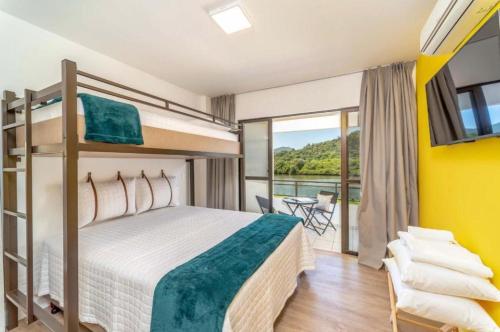 Premium Triple River View Suite image 6
