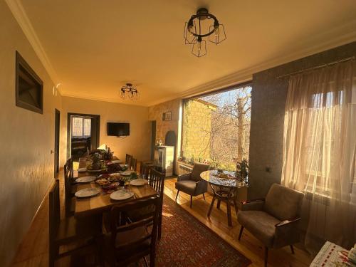 Zaritap Guest House in Gomk