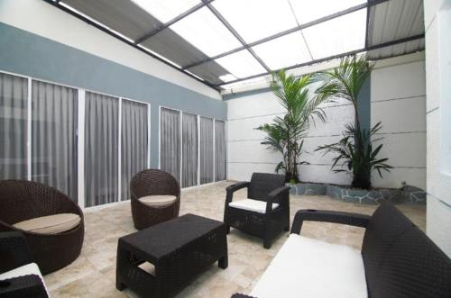 Tesis özellikleri, Bayit Tov Circunvalar Hotel in Pereira