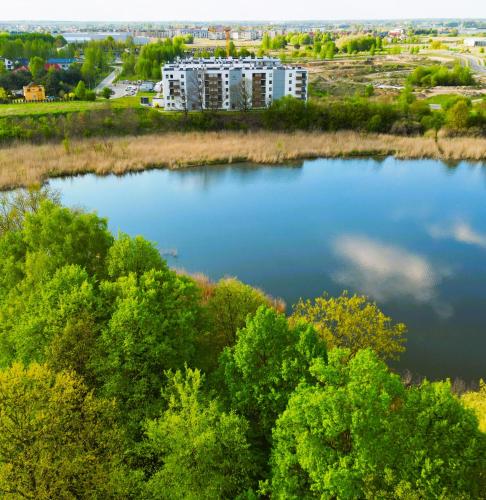 Lake Apart - 50 m2 luksusu nad jeziorem, parking, winda, widok, Netflix