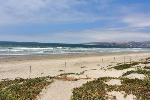 CASA SURF - BEACHFRONT LIVING in Playa Hermosa