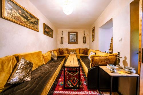 Giraffe Hostel-Sea view Rooftop in Essaouira