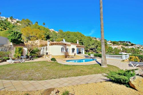 Alldo - hill side with private pool in Moraira