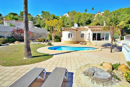 Alldo - hill side with private pool in Moraira