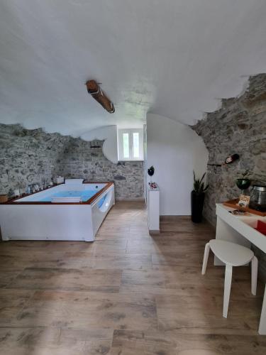 "Rosa di sera" - Relax in Toscana con Spa privata 2