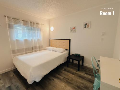 2 queen beds, 1 sofa bed