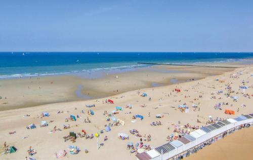 1 Bedroom Cozy Apartment In Oostende - image 5
