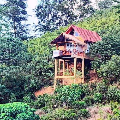숙소 외관, Dins Nature Villa in 마타라