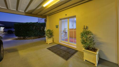 Lobby, Breakout Motor Inn in Cowra