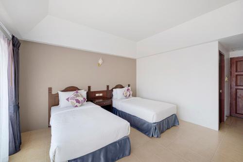 Standard Double or Twin Room with Balcony image 10