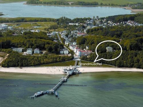 Beach shelter Comfortable holiday residence in Ostseebad Sellin, Deutschland