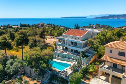 Dreamy Seaside Pool Villa near Porto Heli - Location, gîte - Porto Heli