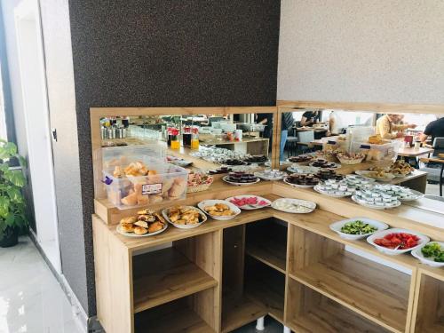 อาหารและเครื่องดื่ม, world say hotel near สนามบินวานเฟริตเมเลน