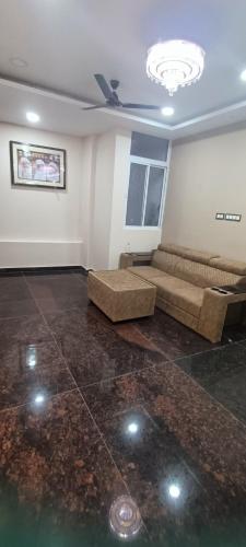 Faciliteiten, Ruqaiyah Manzil near Sudha Cars Museum