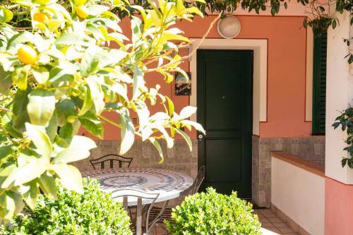 One-Bedroom Apartment with Terrace - Ground Floor