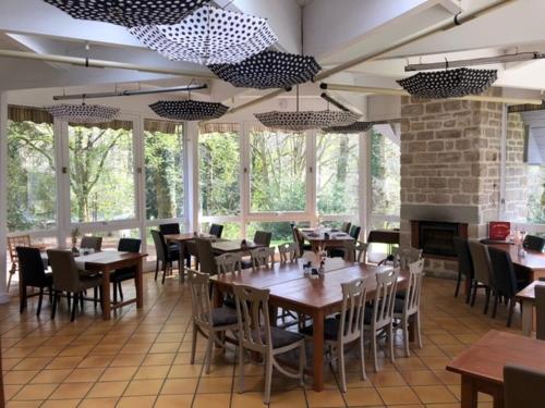Restaurant, Domaine des Etangs de Taysse in Espagnac
