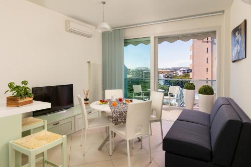 Apartment with Sea View image 3