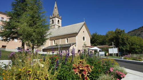 Közeli látványosságok, Noyers du Soleil, Chambre d'hôte avec petit déjeuner à proximité de Gap (Noyers du Soleil, Chambre d'hote avec petit dejeuner a proximite de Gap) in Avançon