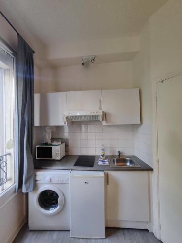 Charming Parisian studio! Room Type - King Studio with Sofa Bed