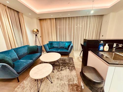 Luxury 2 Bedroom Apartment in Old Street, London, London (photo 6)