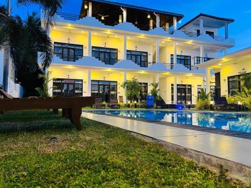 Hotel Crocotopond, Pothuvil