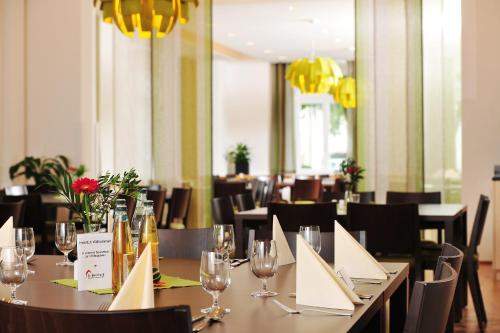 ห้องอาหาร, Bildungshaus St. Bernhard - Wohnen und Tagen in ราสทัทท์