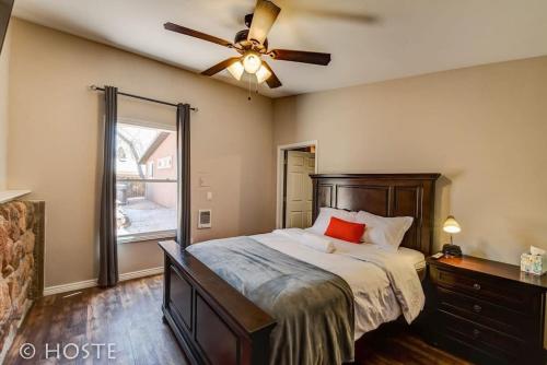 *H* NEW! 4BR Garden of the Gods Retreat in Colorado Springs, USA