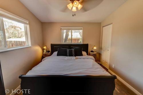 *H* NEW! 4BR Garden of the Gods Retreat in Colorado Springs, USA