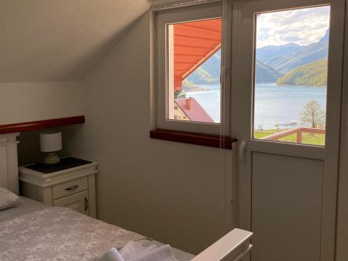 Apartment LAKEVIEW - image 7