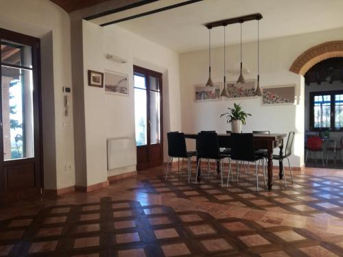 Restoran, Cintoia, Tuscany Beautiful villa with private pool in Santa Luce