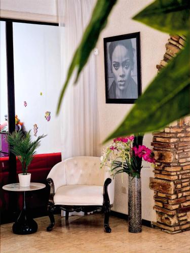 Sveltos Hotel - image 14