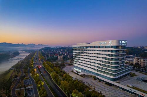 . Jiangshan Yunfan Sports Resort Hotel