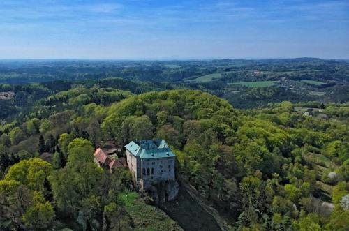 Tuvākā izklaides vieta, Apartmán Nebužely (Apartman Nebuzely) in Kokorin