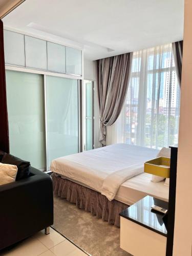 Deluxe Studio Suites image 3