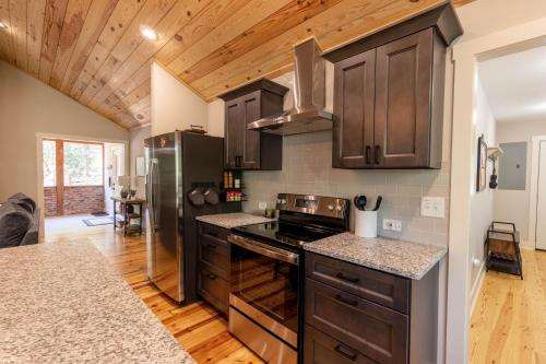 Hemlock Hideaway in Ellijay, USA