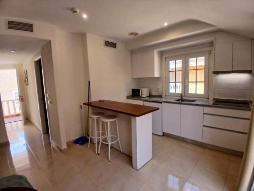 dapur, Lloyds Beach Club in Torre La Mata